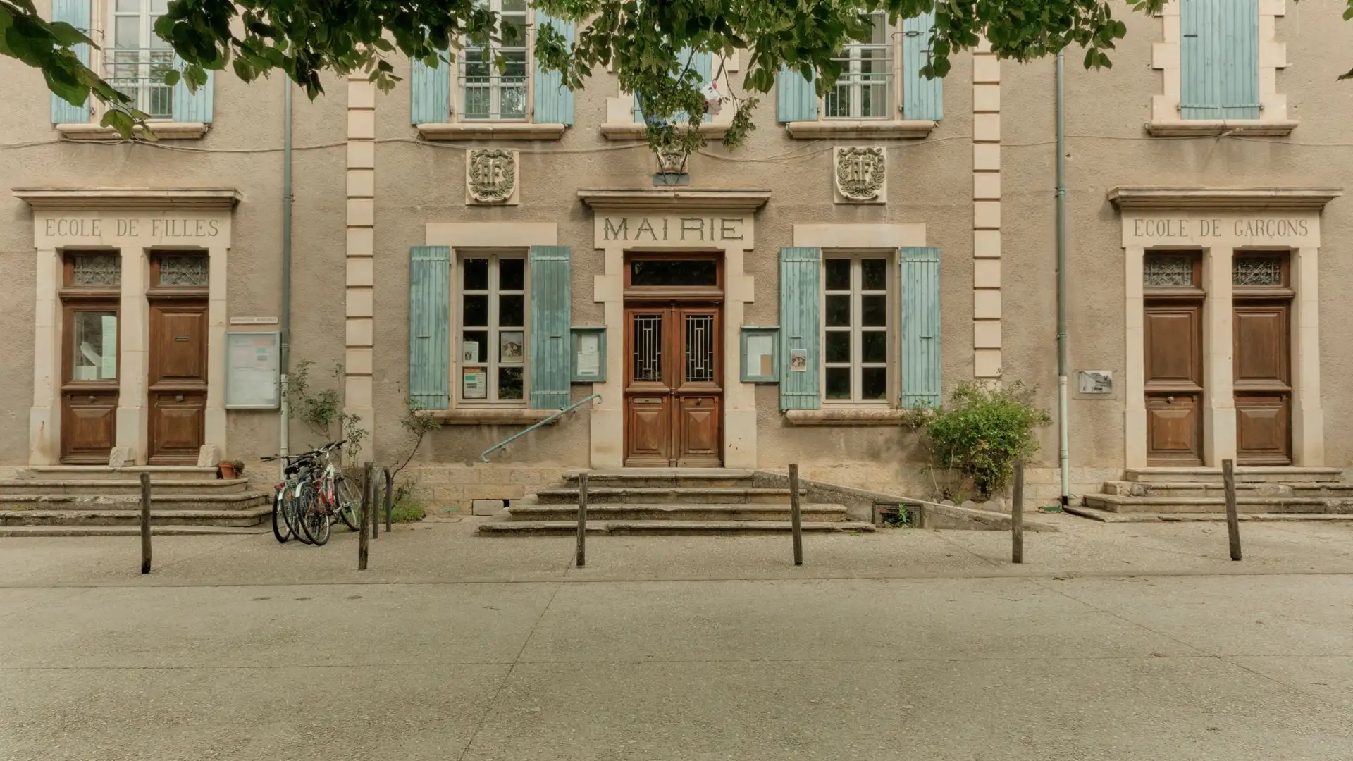 Mairie de village en France, illustration
